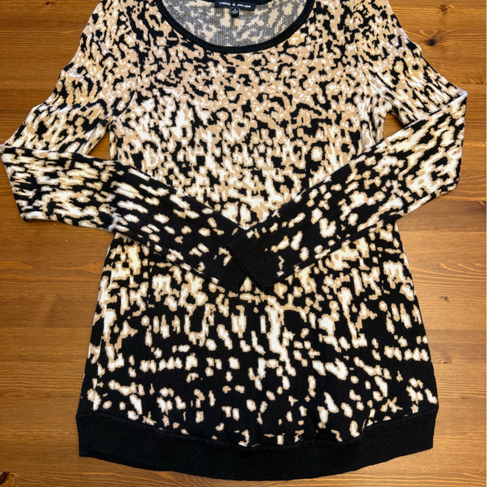 Cable & Gauge Black and Beige Patterned Sweater